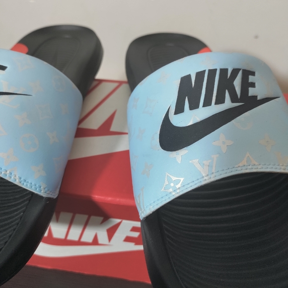 Custom Nike slides - Picture 3 of 9